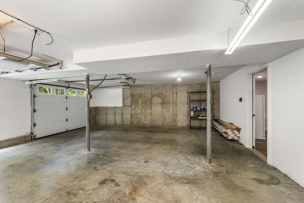 Alton, New Hampshire 03809, United States, 3 Bedrooms Bedrooms, ,2 BathroomsBathrooms,Residential,Active,186118