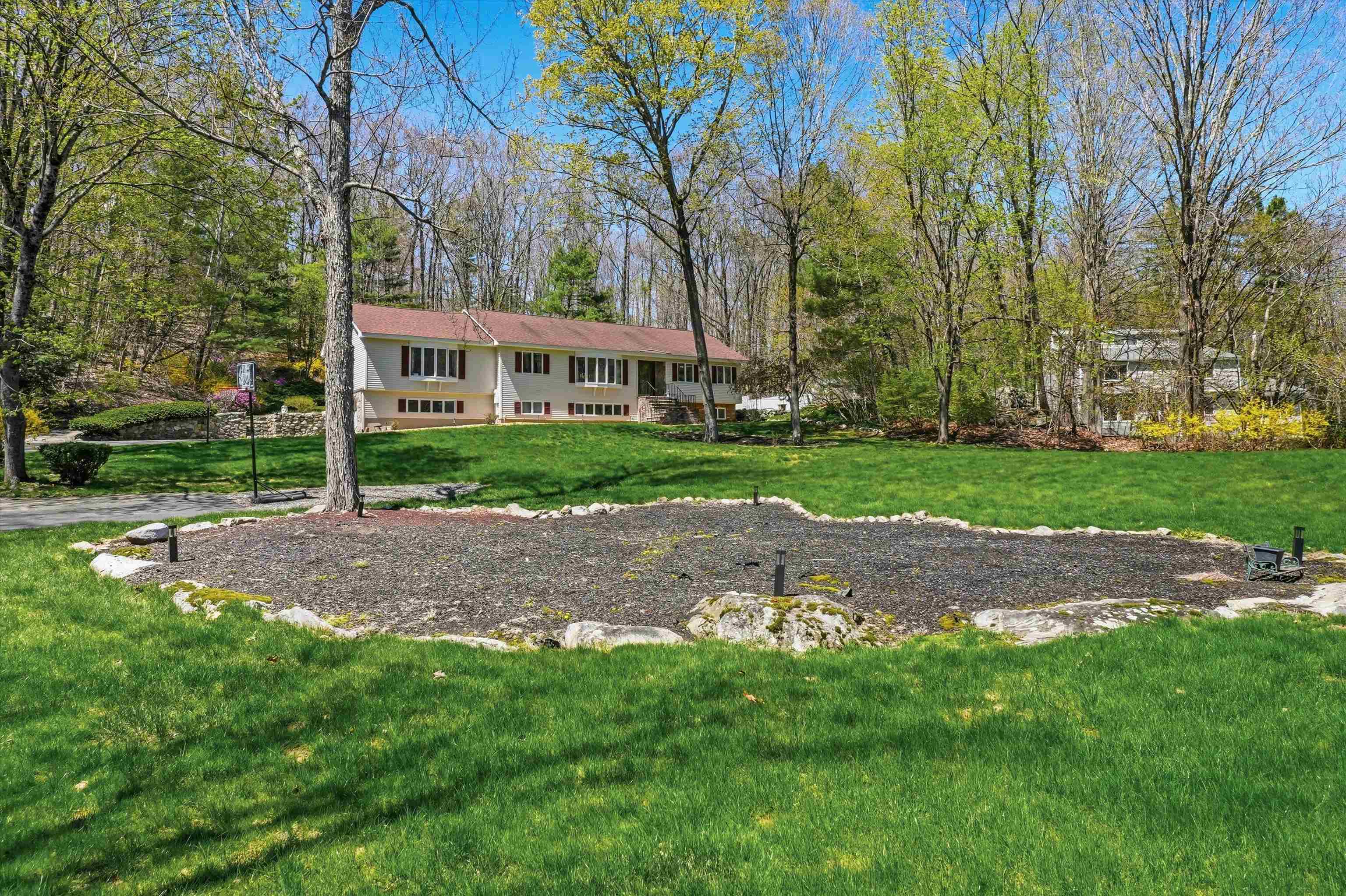 11 Oriole Road
