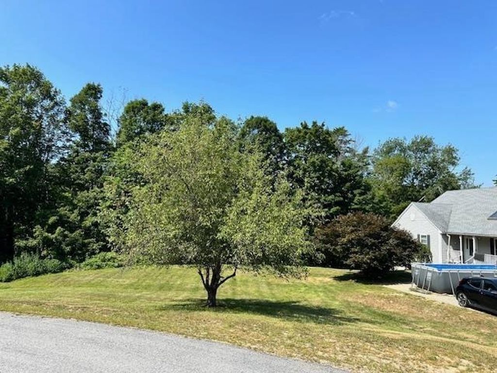Photo of 14 Deer Lane, Epsom, NH 03234 (MLS # 5060124)