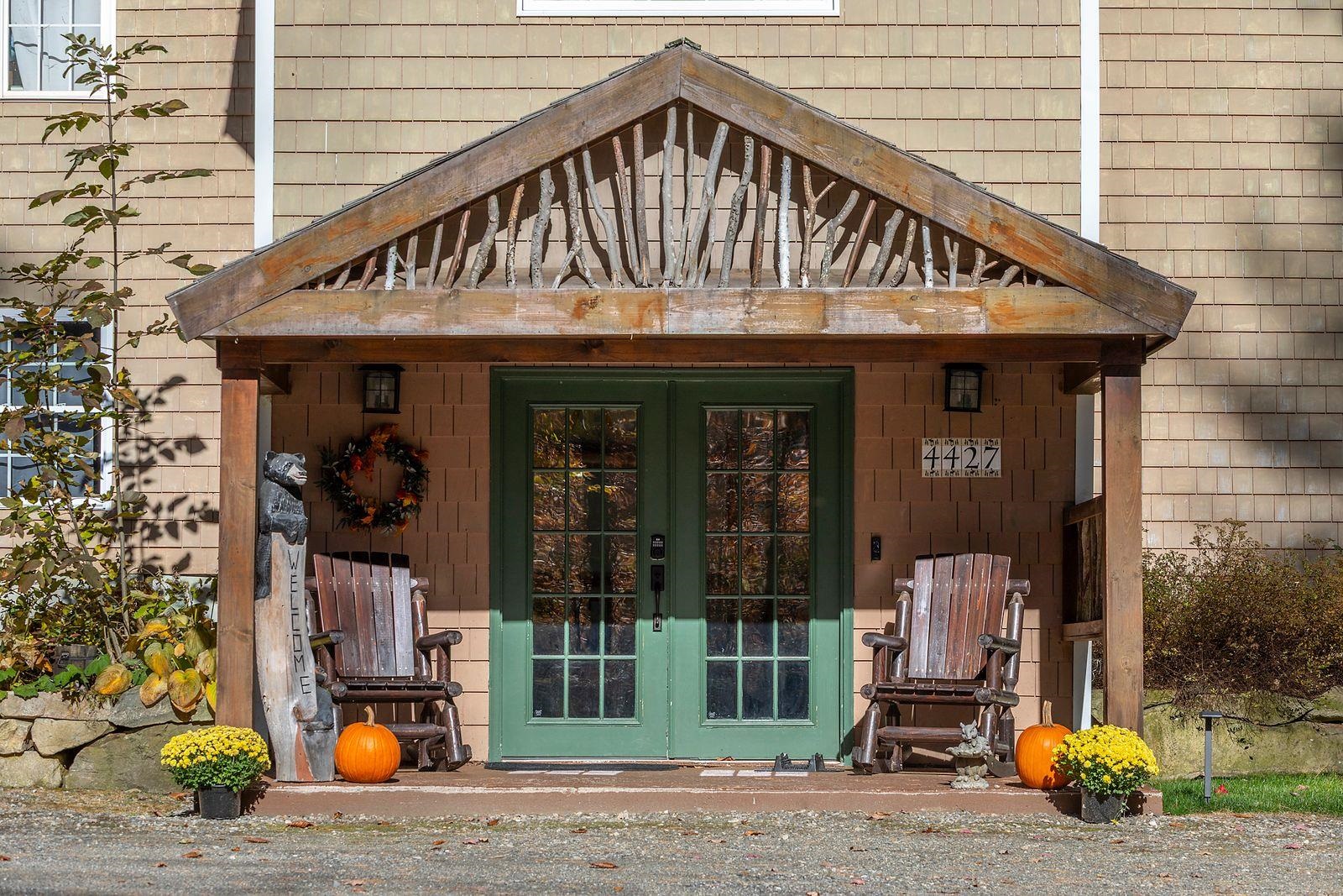 4427 West Hill Road South