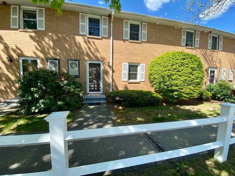 Photo of 609 Elmwood Drive, Hudson, NH 03051 (MLS # 5078099)