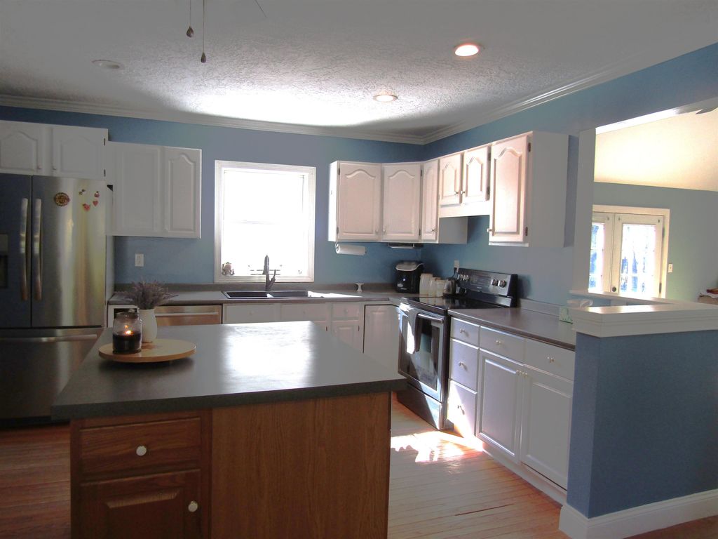 Photo of 21 Lake Avenue, Franklin, NH 03235 (MLS # 5067360)