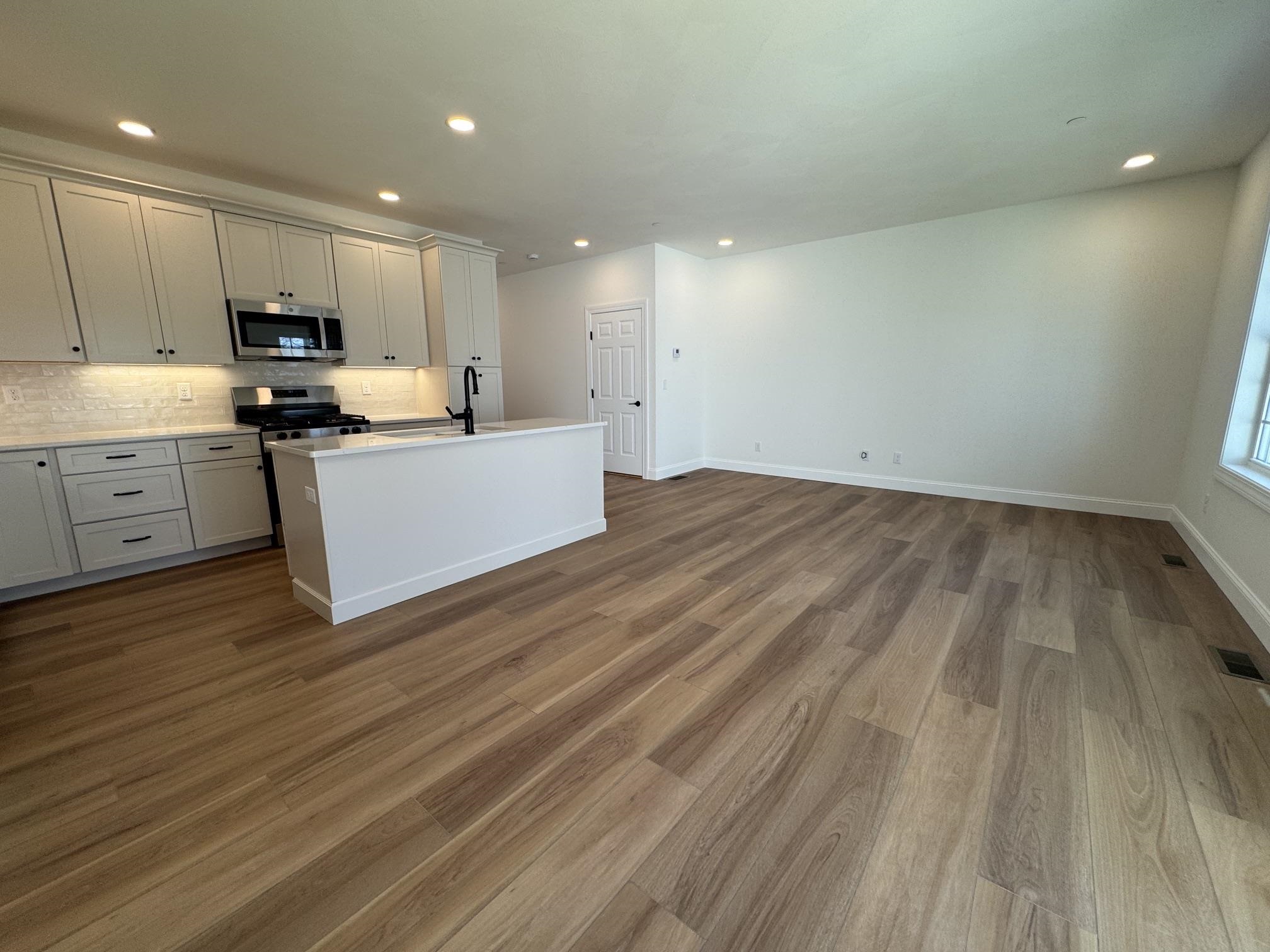 7B Dearborn Circle