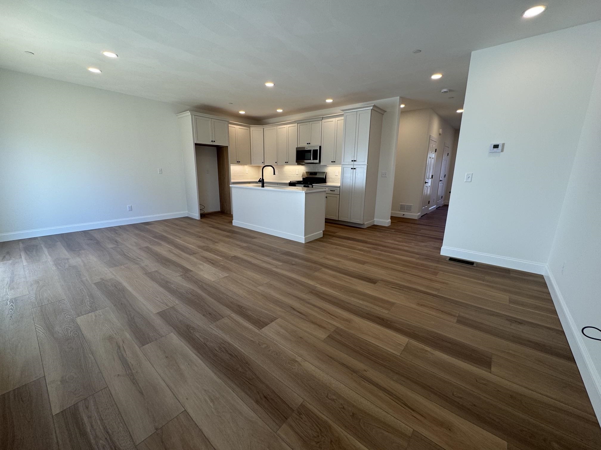 7B Dearborn Circle
