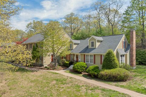 Photo of 3 Seaver Brook Lane, Plaistow, NH 03865 (MLS # 5088470)