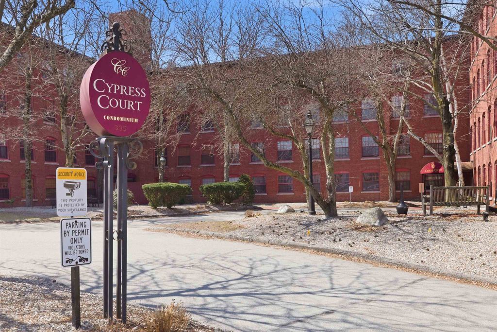 Photo of 335 Cypress Street #3J, Manchester, NH 03103 (MLS # 5083674)