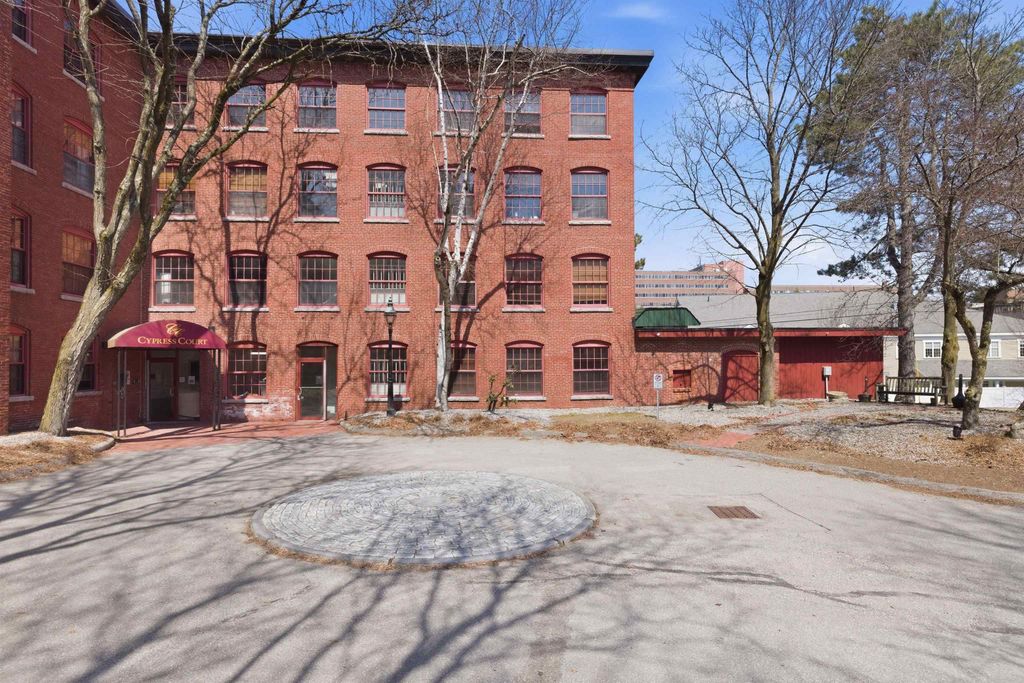 Photo of 335 Cypress Street #3J, Manchester, NH 03103 (MLS # 5083674)