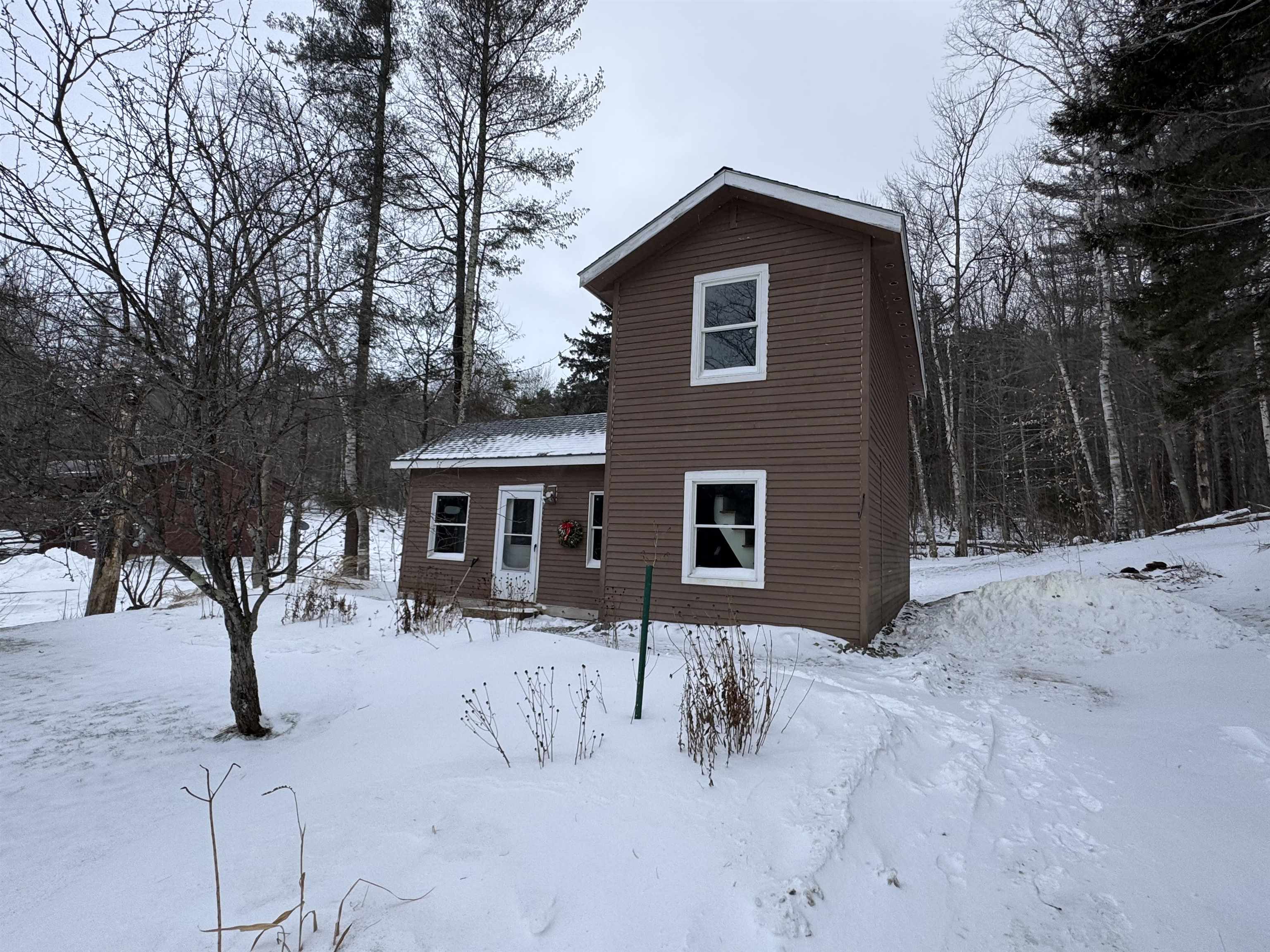Elmore, Vermont 05661, United States, 2 Bedrooms Bedrooms, ,1 BathroomBathrooms,Residential,Pending,13812