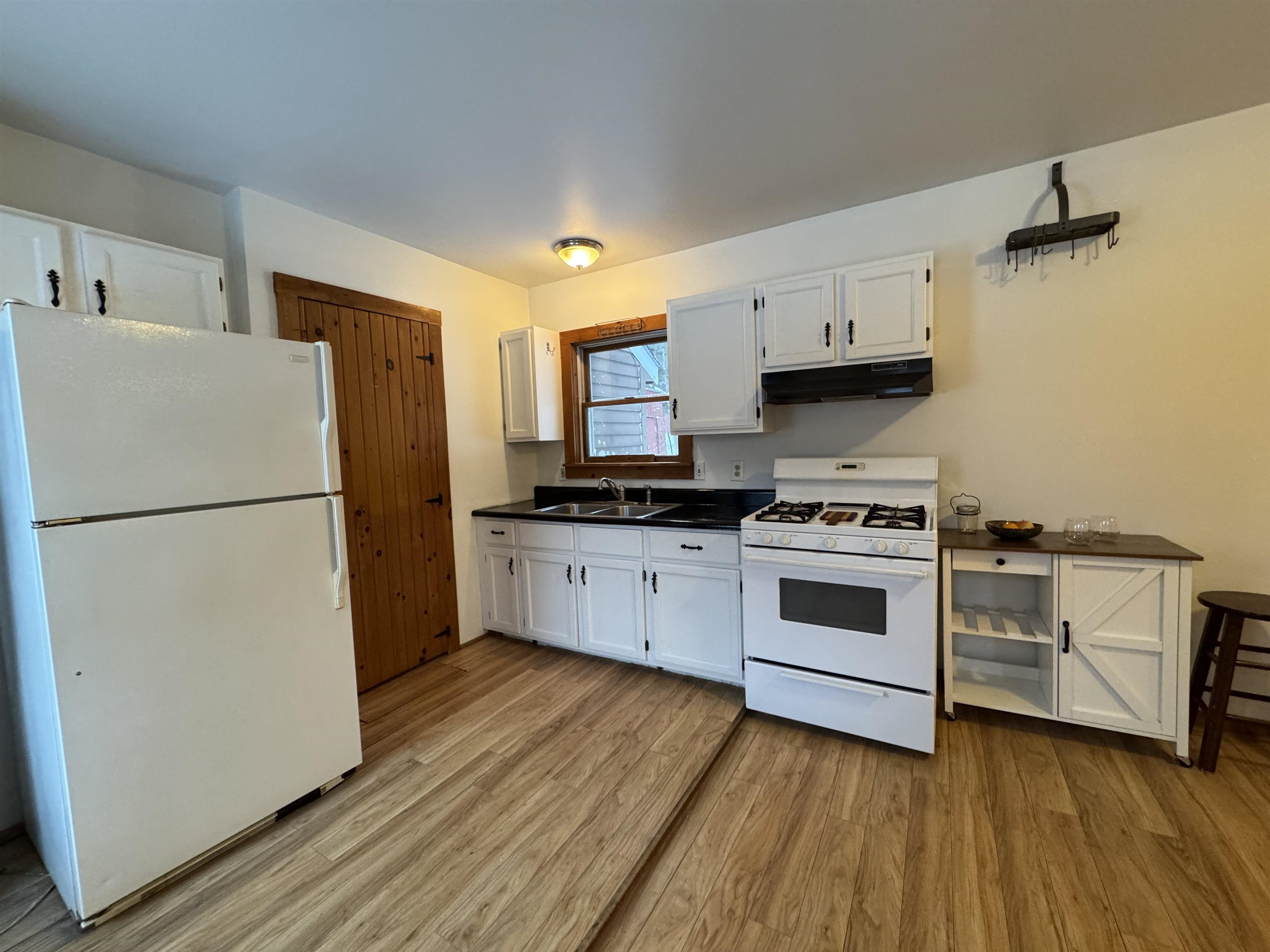 Elmore, Vermont 05661, United States, 2 Bedrooms Bedrooms, ,1 BathroomBathrooms,Residential,Pending,13812