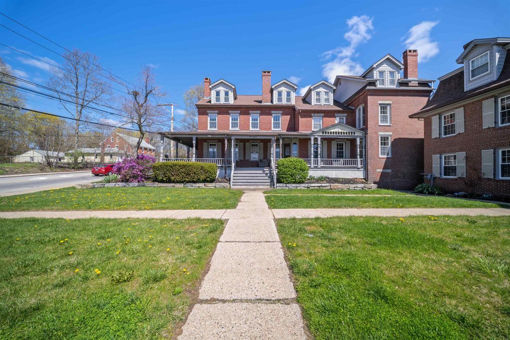 Photo of 711 Central Avenue #1, Dover, NH 03820 (MLS # 5090028)