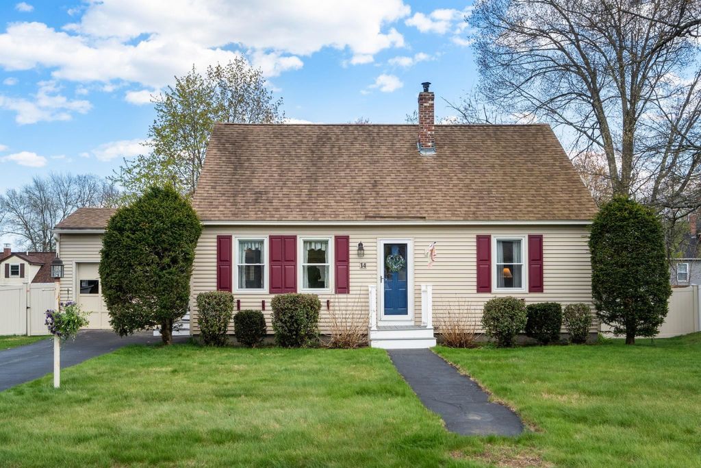 Photo of 14 Trinity Drive, Nashua, NH 03063 (MLS # 5087140)
