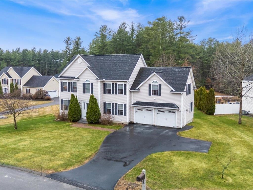Photo of 11 Tanager Way, Londonderry, NH 03053 (MLS # 5082914)