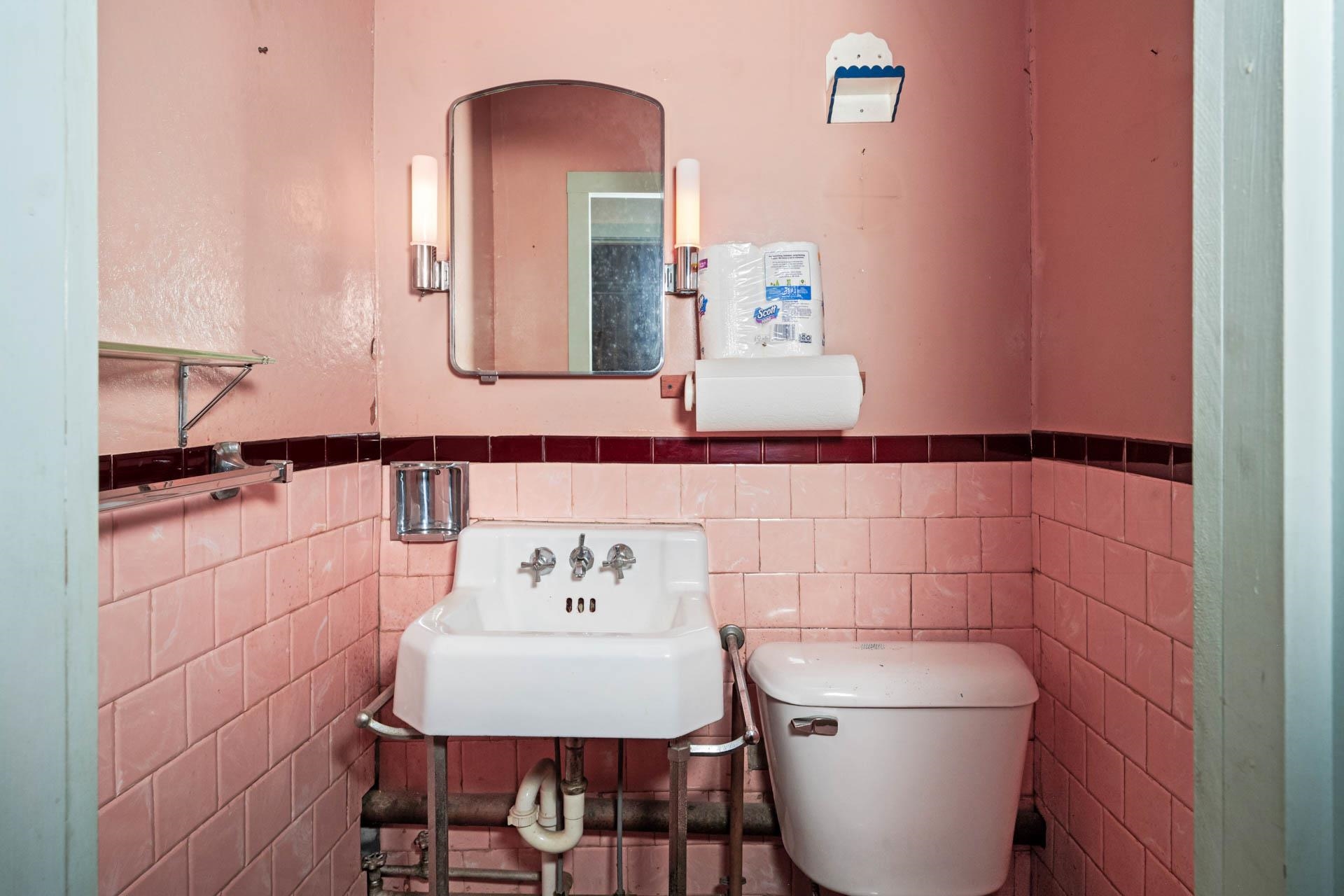 Nashua, New Hampshire 03064, United States, 3 Bedrooms Bedrooms, ,2 BathroomsBathrooms,Residential,Pending,145377