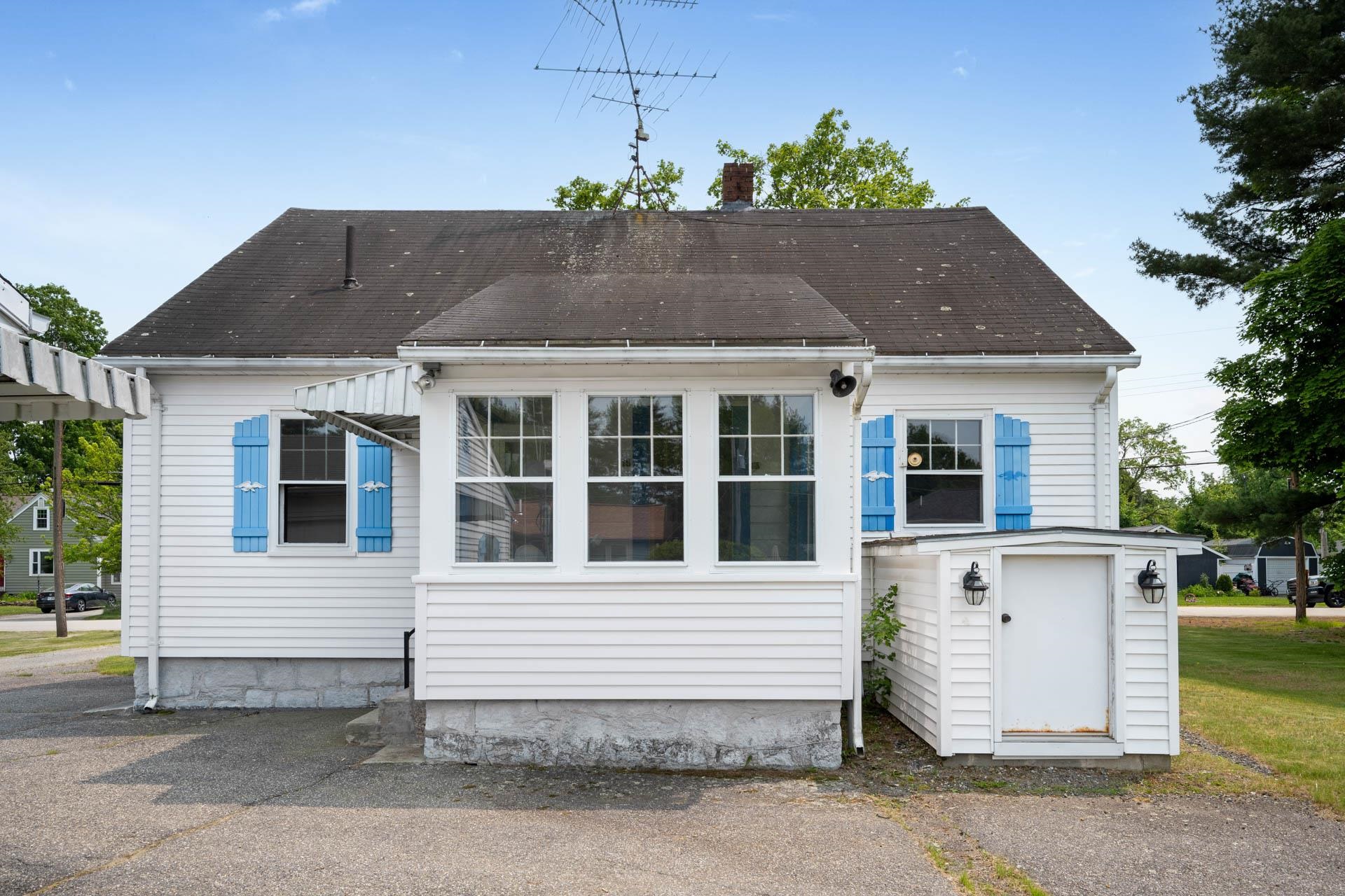 Nashua, New Hampshire 03064, United States, 3 Bedrooms Bedrooms, ,2 BathroomsBathrooms,Residential,Pending,145377