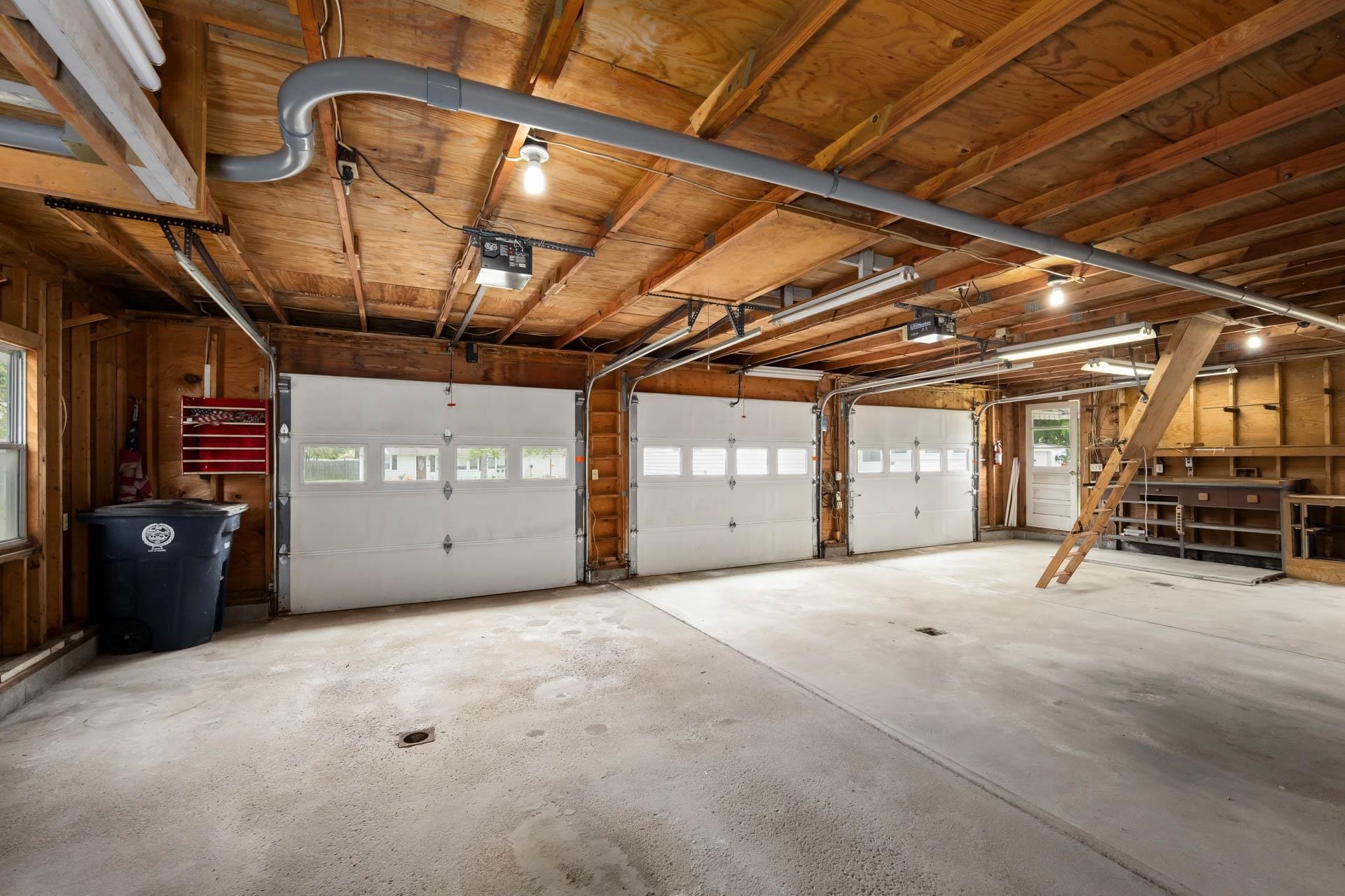 Nashua, New Hampshire 03064, United States, 3 Bedrooms Bedrooms, ,2 BathroomsBathrooms,Residential,Pending,145377