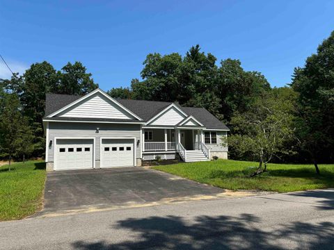 Photo of 11 Blaisdell Court, Raymond, NH 03077 (MLS # 5059422)