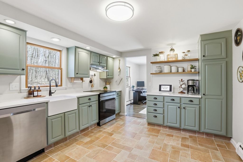 Photo of 11 Elwood Road, Derry, NH 03038 (MLS # 5082791)