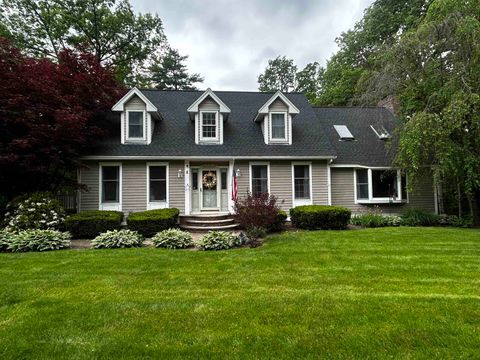 8 Kestrel Lane Hudson NH 03051