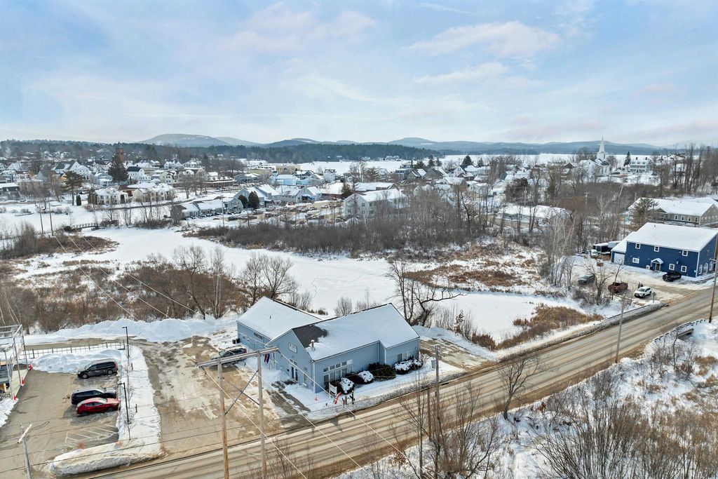 Photo of 17 Bay Street, Wolfeboro, NH 03894 (MLS # 5077532)