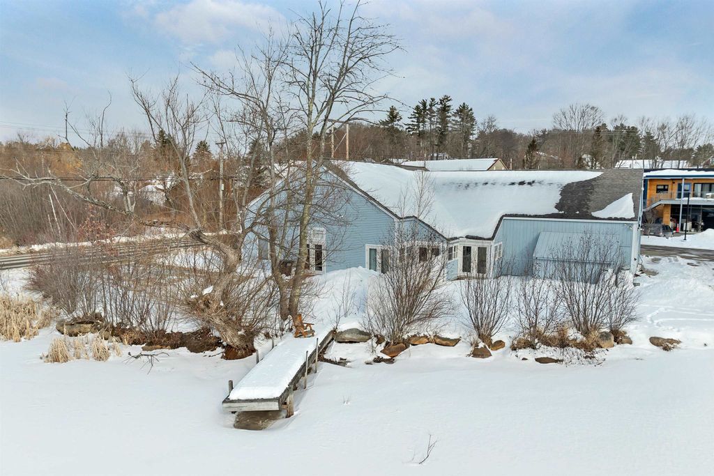 Photo of 17 Bay Street, Wolfeboro, NH 03894 (MLS # 5077532)