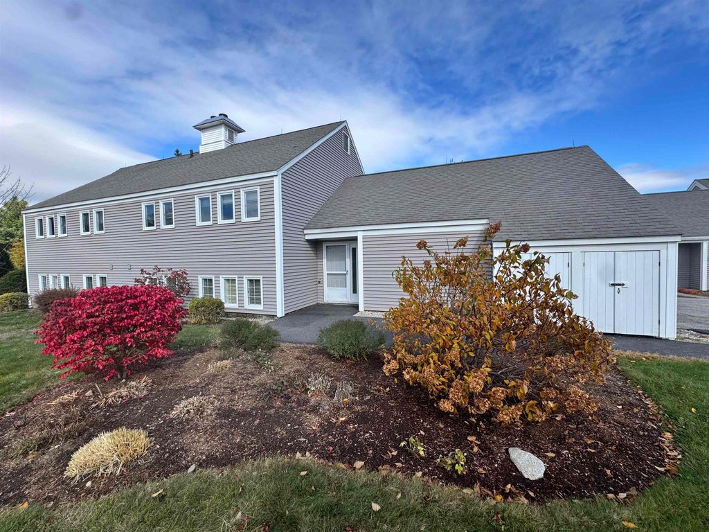 Photo of 26 Hilltop Place, New London, NH 03257 (MLS # 5066791)