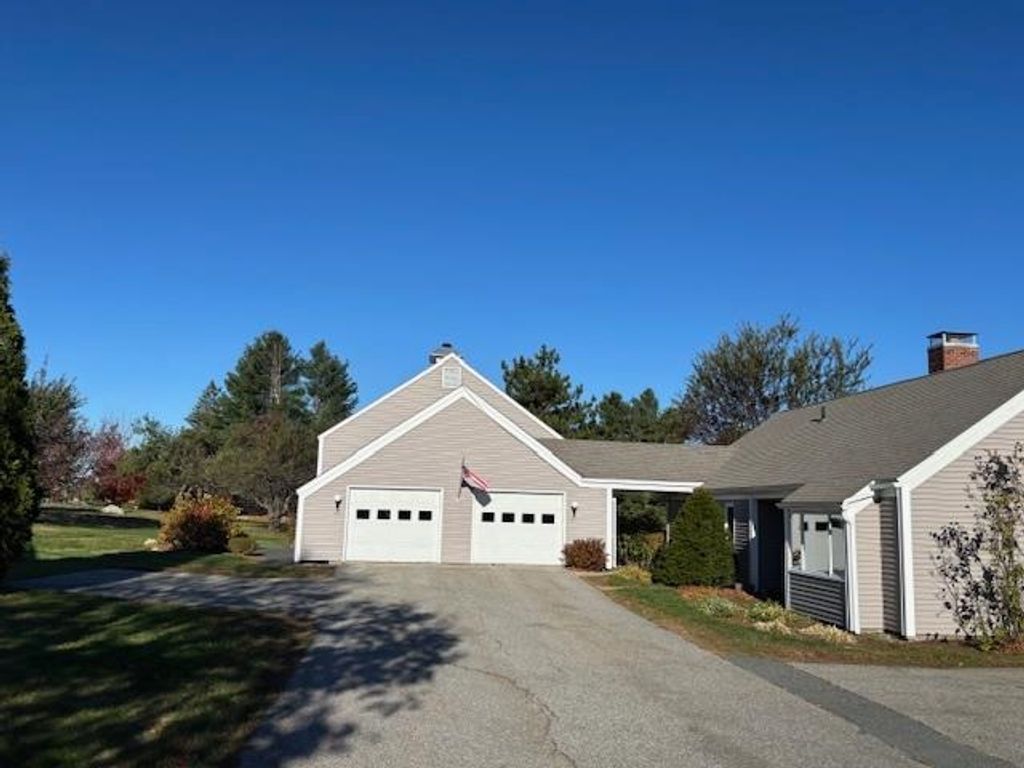 Photo of 26 Hilltop Place, New London, NH 03257 (MLS # 5066791)