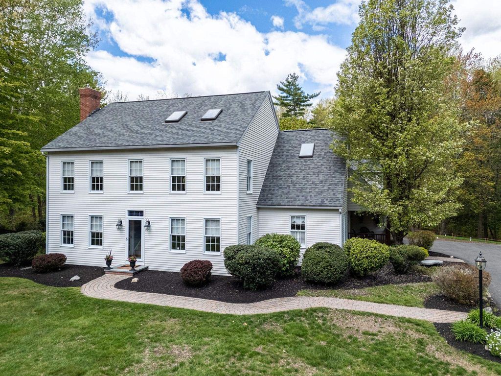 Photo of 19 Bonnies Way, Hampstead, NH 03841 (MLS # 5088788)