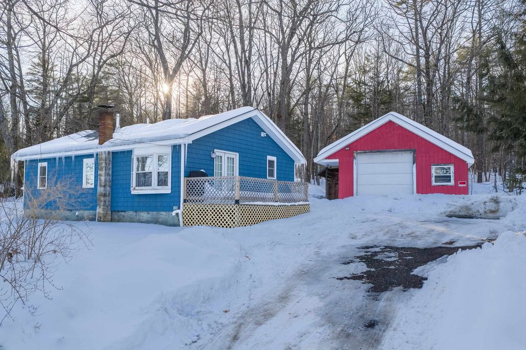 Photo of 11 Chemung Road, Meredith, NH 03253 (MLS # 5077304)