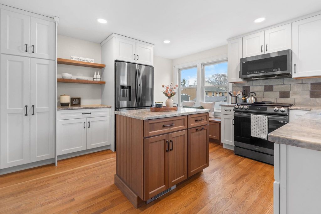 Photo of 47 Rosedale Avenue, Manchester, NH 03103 (MLS # 5069635)