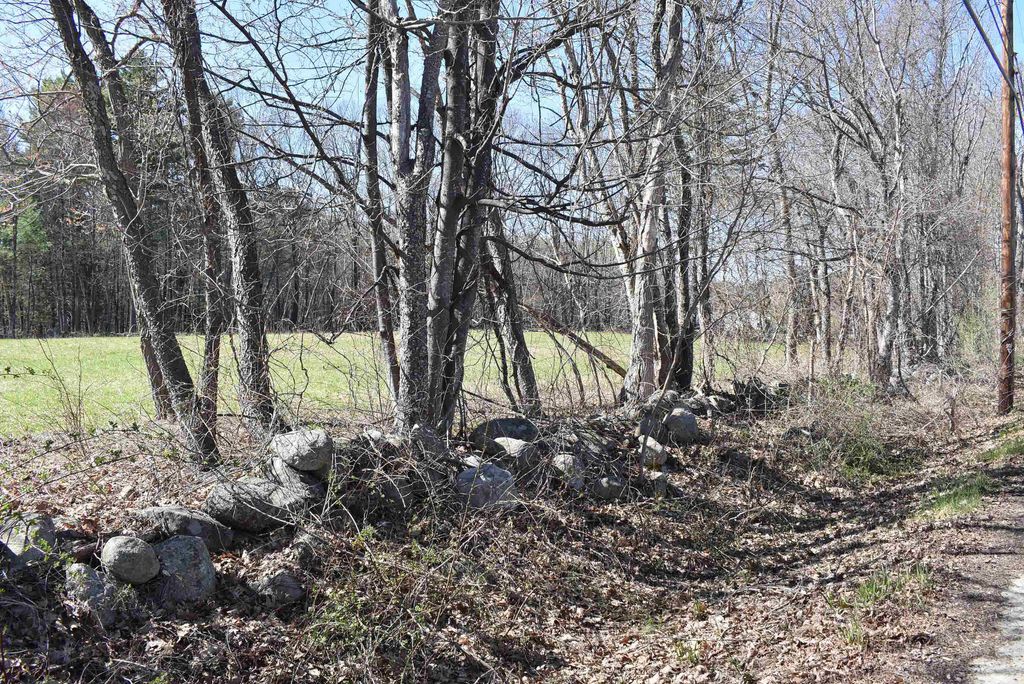 Photo of 100 Mack Hill Road, Amherst, NH 03031 (MLS # 5085218)