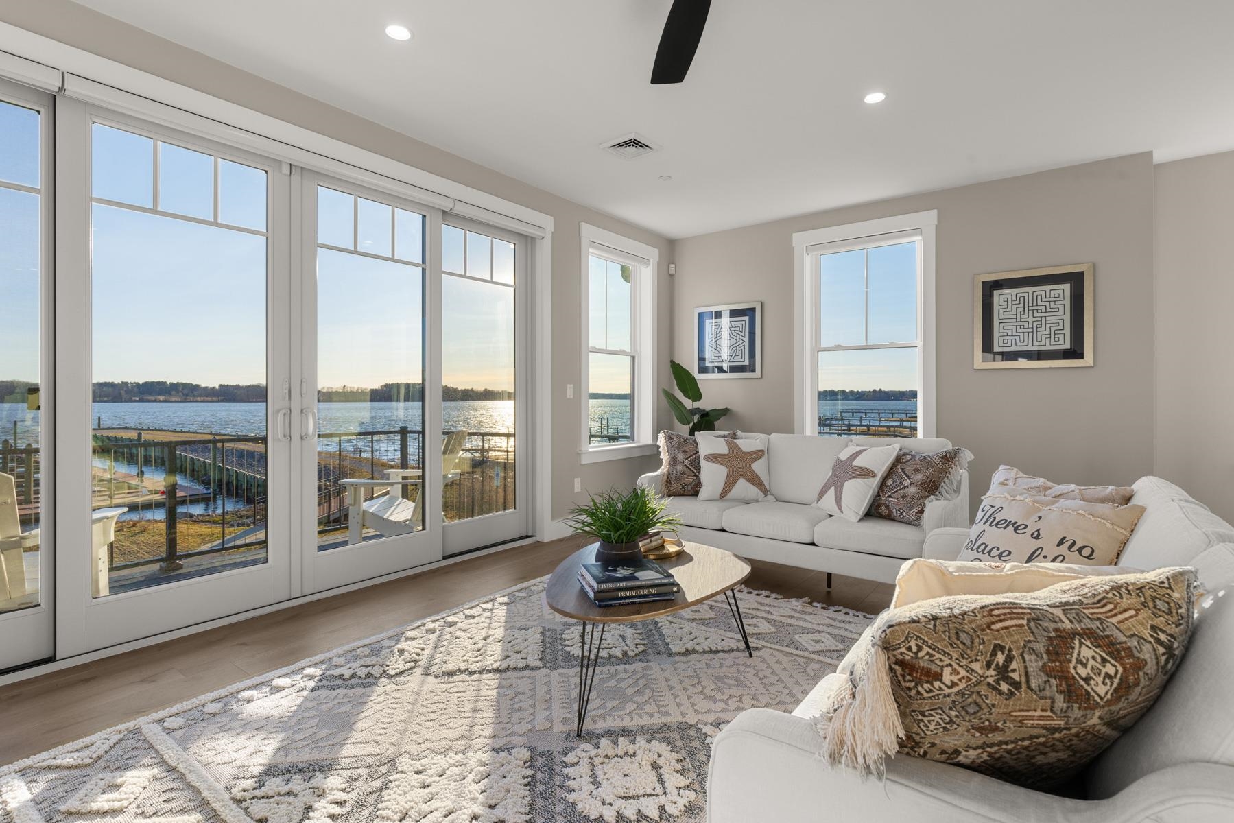 33 LITTLE BAY Drive