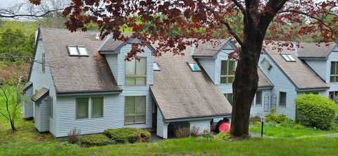 111 Lakeland Drive D Hartford VT 05059