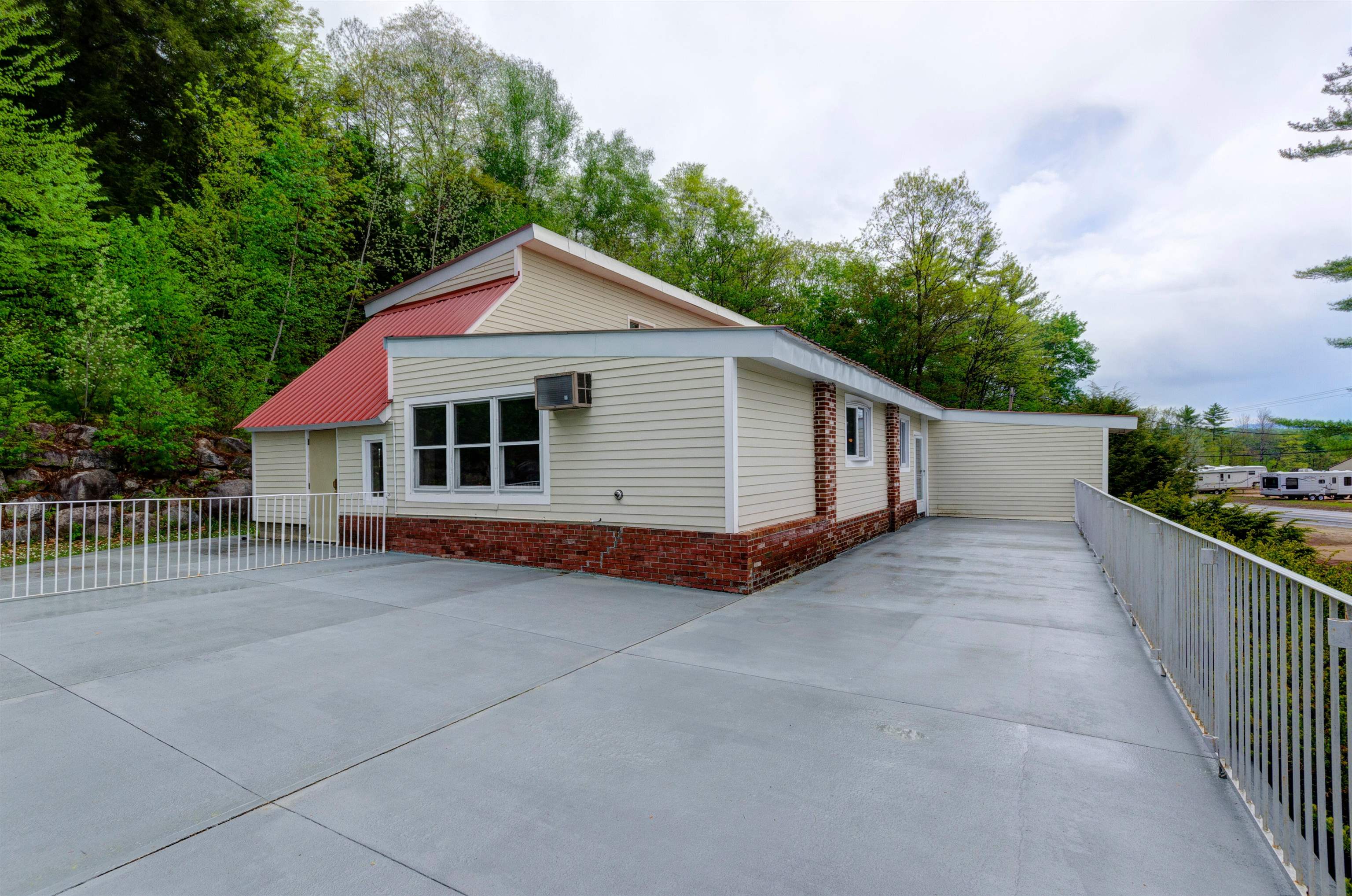 626 White Mountain Highway