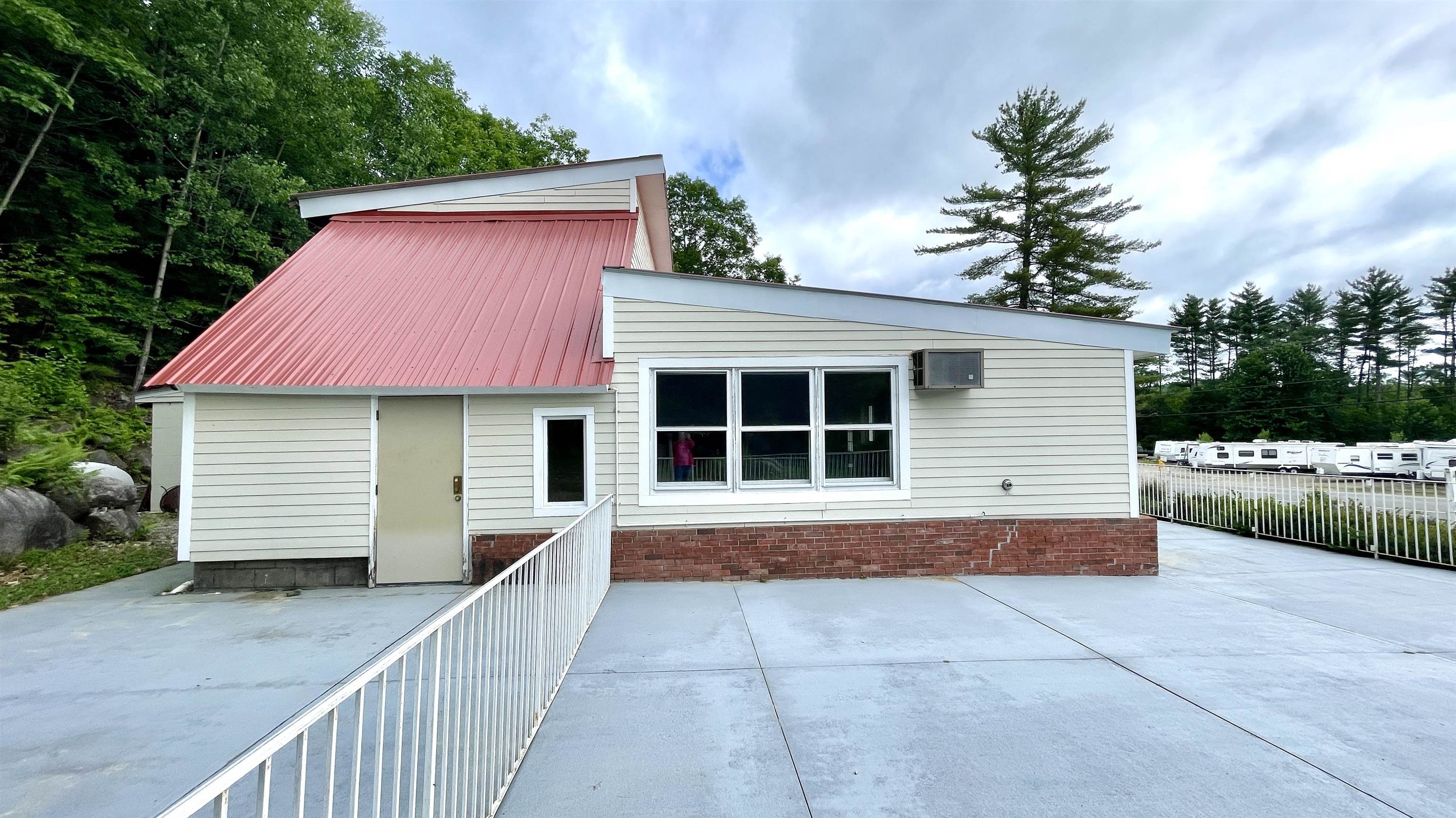 626 White Mountain Highway