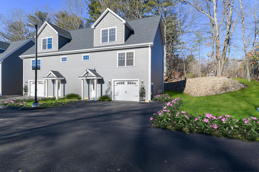 Photo of 7 Delphi Way, Londonderry, NH 03053 (MLS # 5061434)