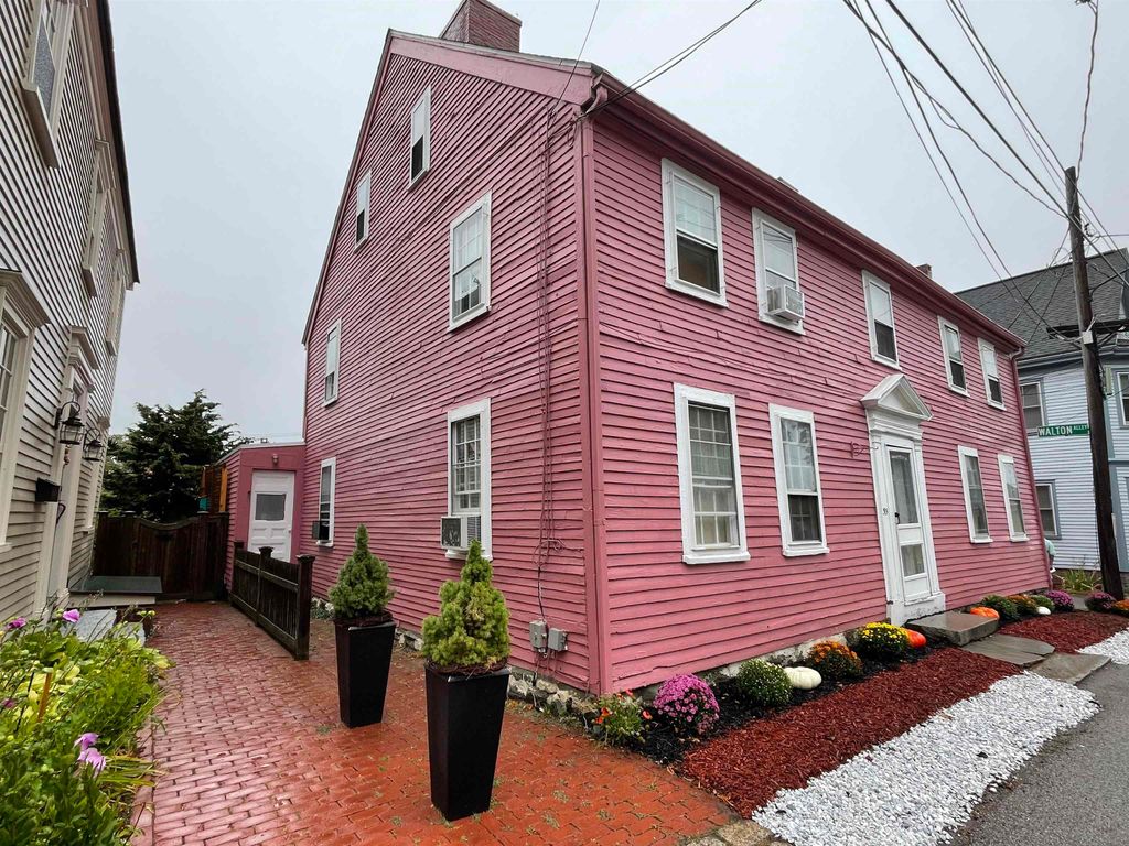 Photo of 33 Gardner Street, Portsmouth, NH 03801 (MLS # 5063047)