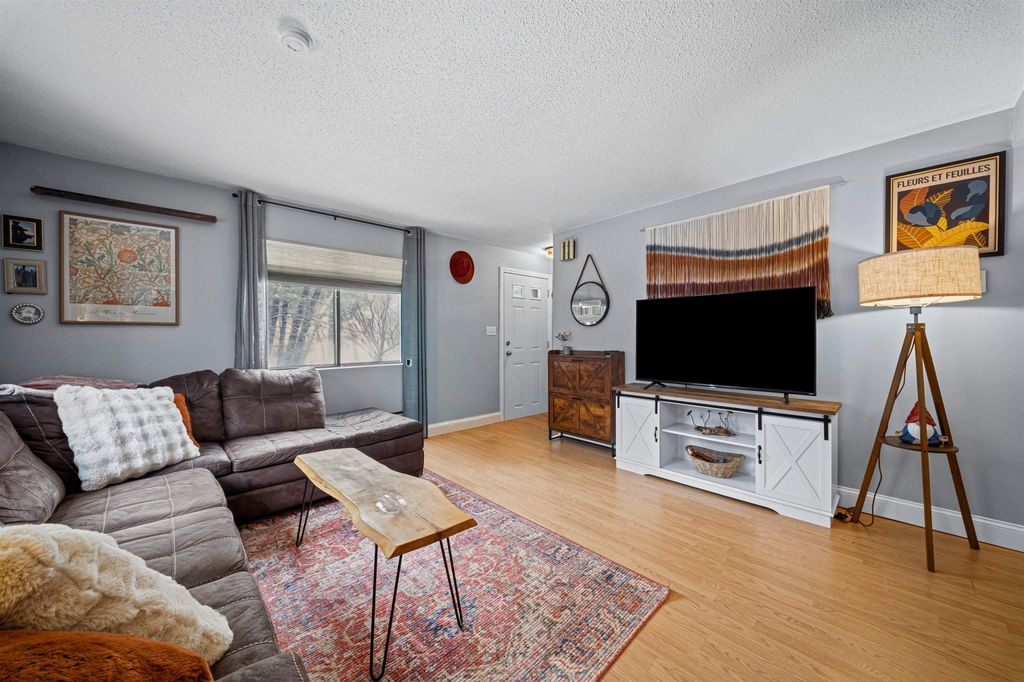 Photo of 9 Swiftwater Drive #8, Allenstown, NH 03275 (MLS # 5078015)