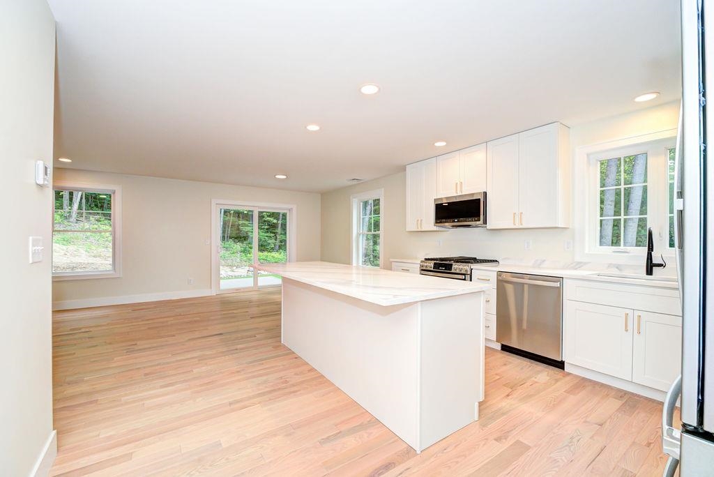 Hudson, New Hampshire 03051, United States, 3 Bedrooms Bedrooms, ,2 BathroomsBathrooms,Residential,Active,149507