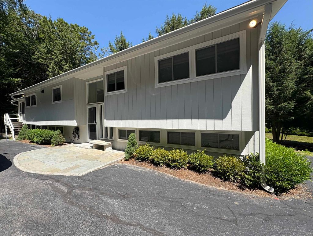 Photo of 121 Upper Bay Road, Sunapee, NH 03287 (MLS # 5075964)