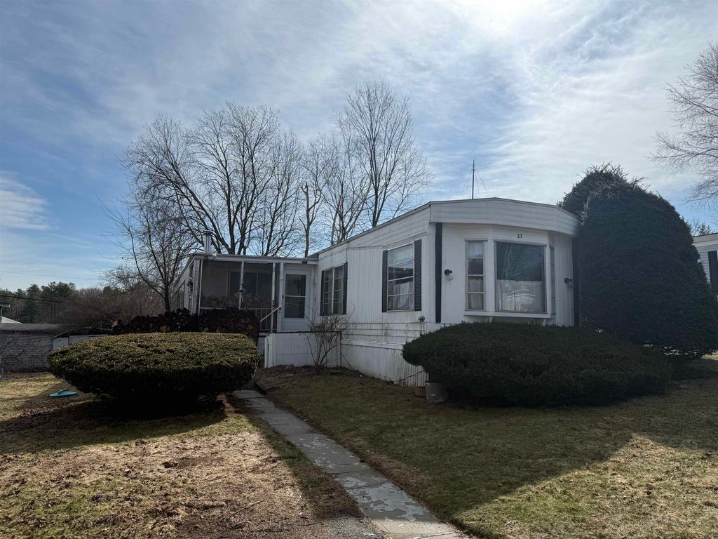 Photo of 15 Windham Depot Road #37, Derry, NH 03038 (MLS # 5082008)