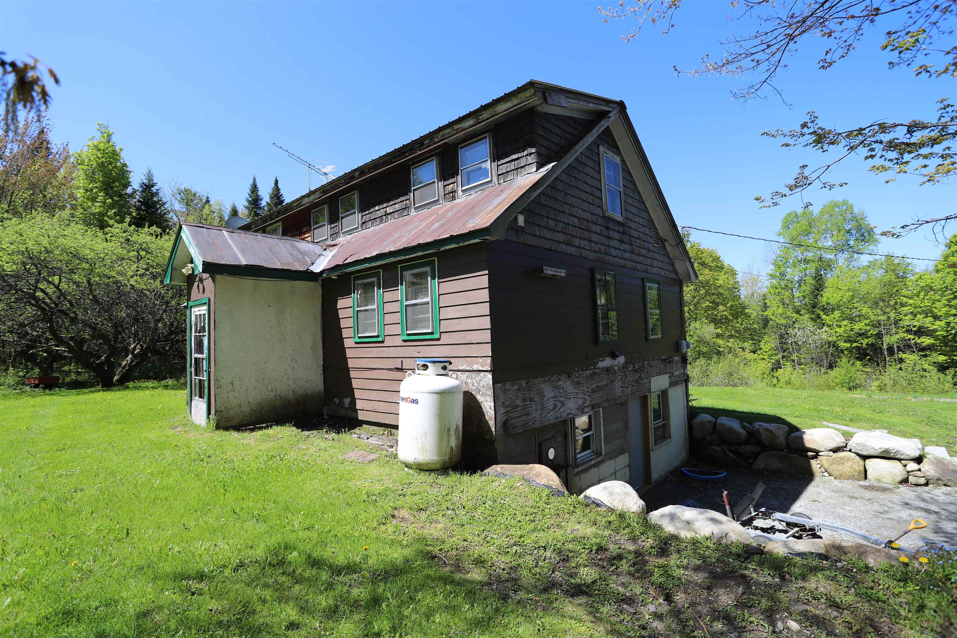 1098 Toad Pond Road