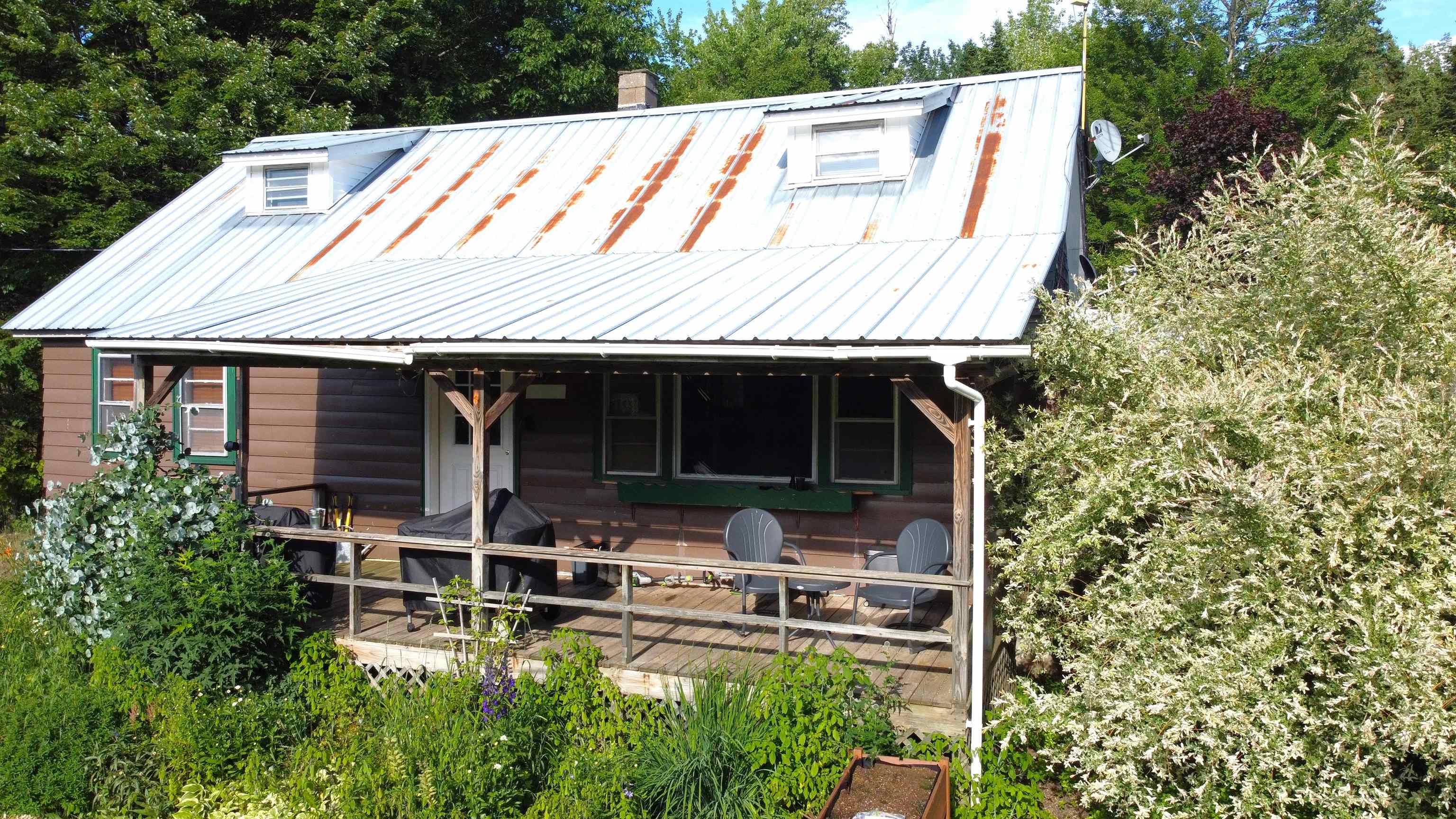 1098 Toad Pond Road