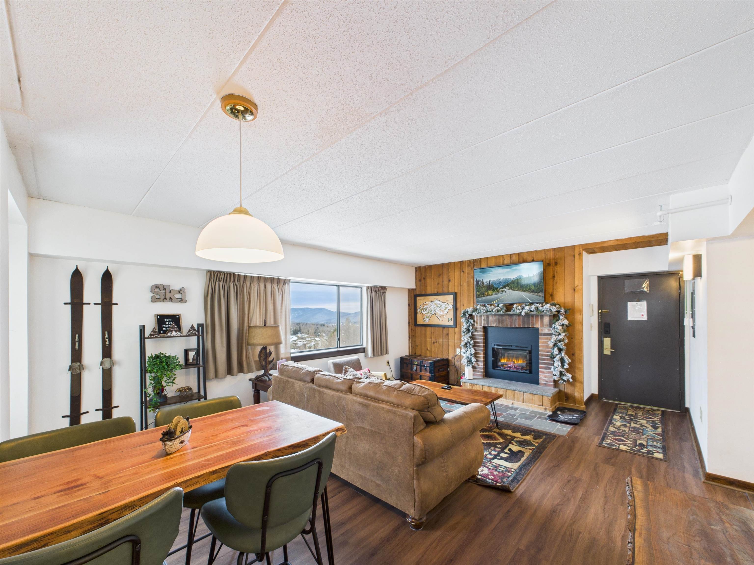 135 East Mountain Road 1F6