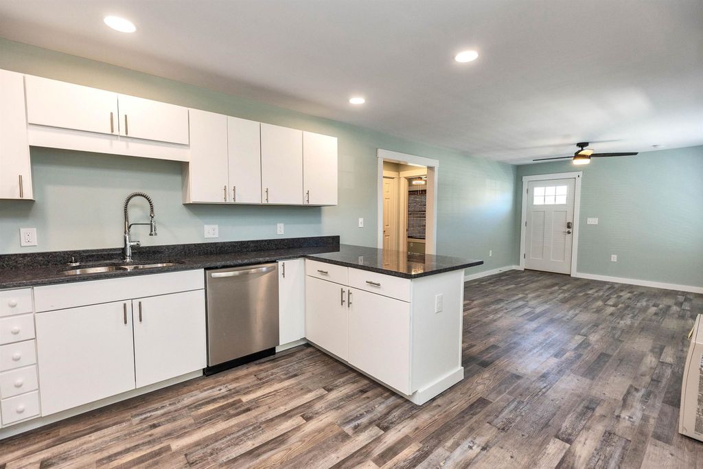 Photo of 4 Villa Brasi Lane, Boscawen, NH 03303 (MLS # 5056610)