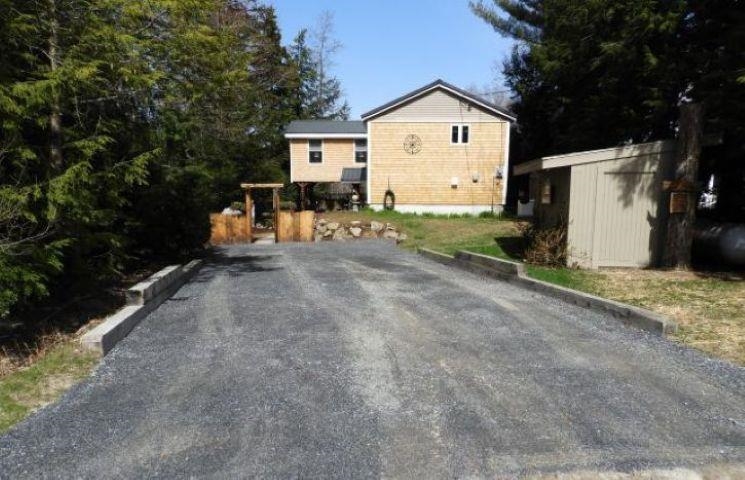 2105 Valley Road