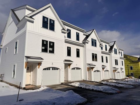 Photo of 23 Birdie Grove #F, Rochester, NH 03839 (MLS # 5083184)