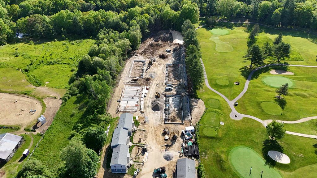 Photo of 23 Birdie Grove #F, Rochester, NH 03839 (MLS # 5083184)