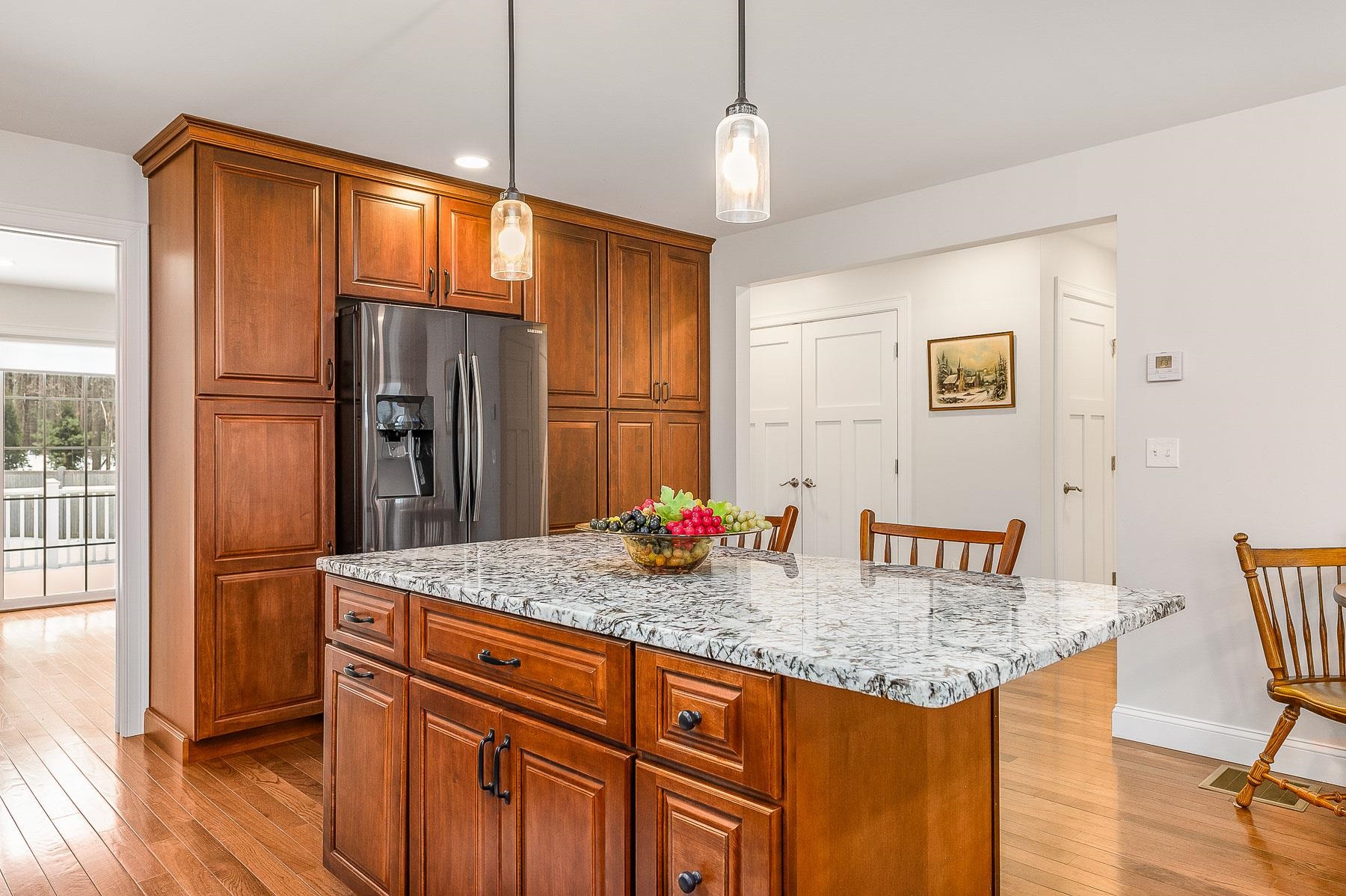 Dover, New Hampshire 03820, United States, 2 Bedrooms Bedrooms, ,2 BathroomsBathrooms,Residential,Pending,18172