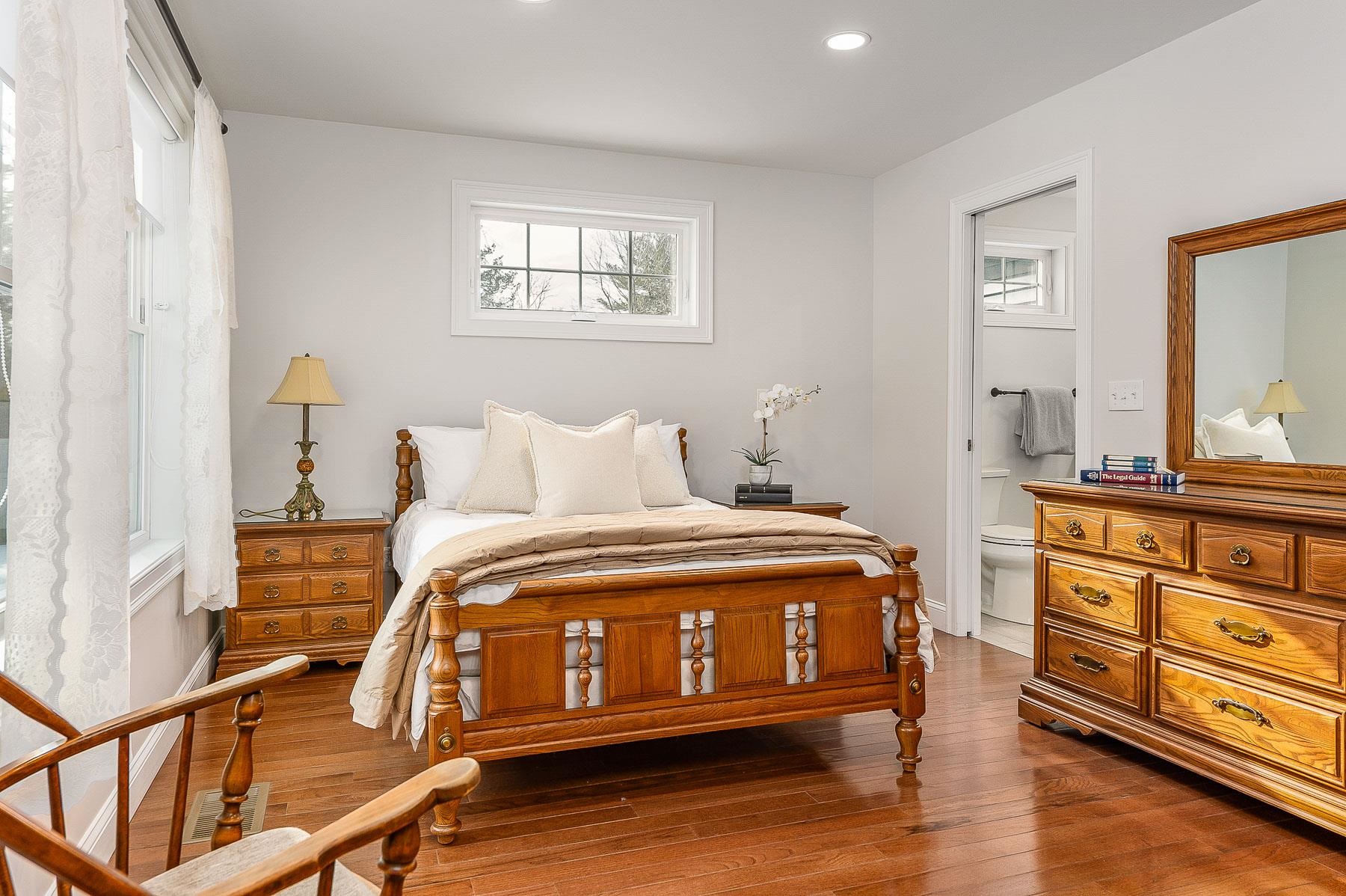 Dover, New Hampshire 03820, United States, 2 Bedrooms Bedrooms, ,2 BathroomsBathrooms,Residential,Pending,18172