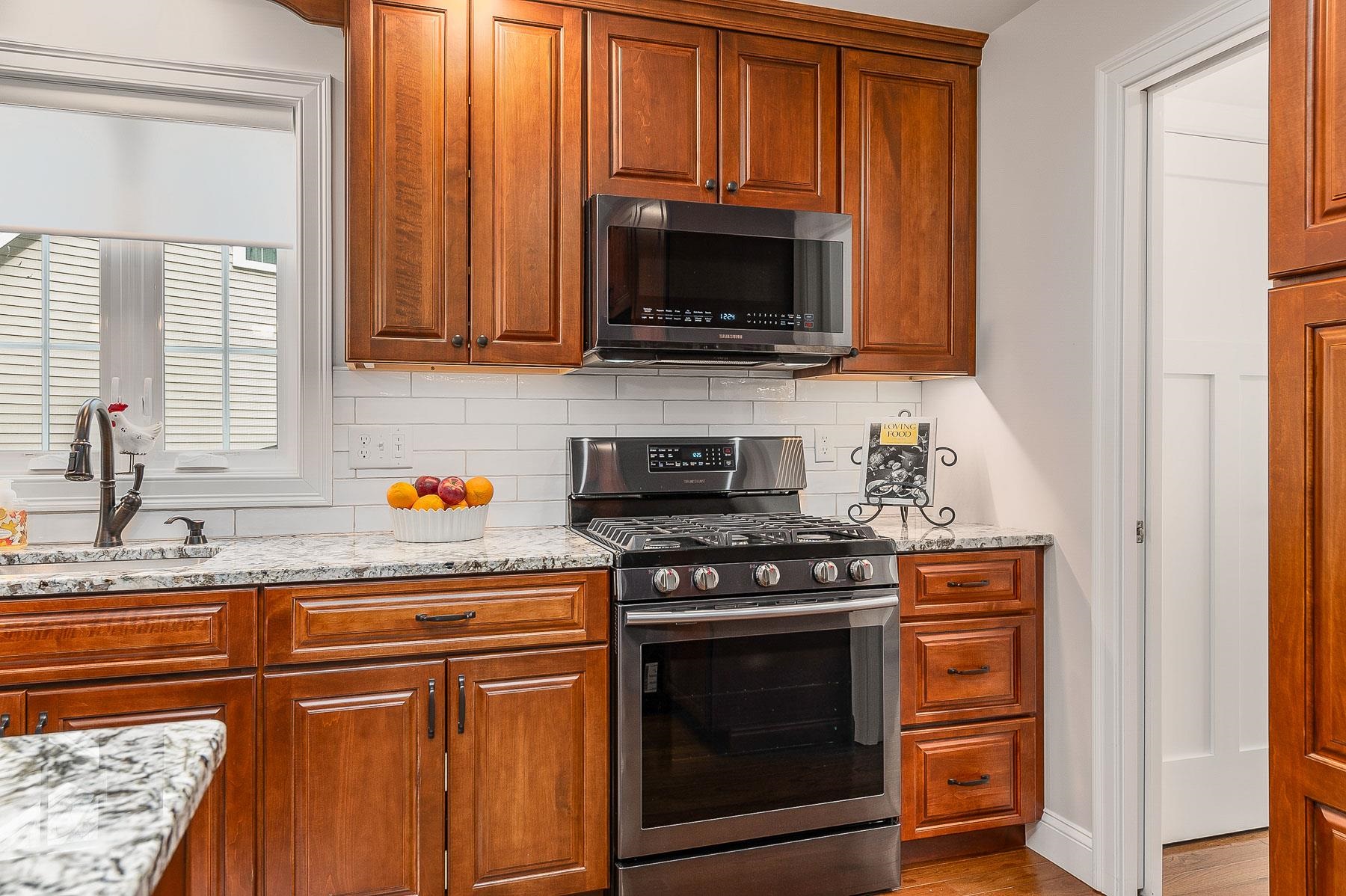 Dover, New Hampshire 03820, United States, 2 Bedrooms Bedrooms, ,2 BathroomsBathrooms,Residential,Pending,18172